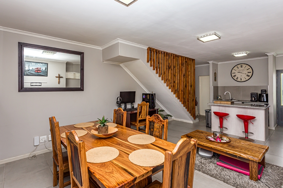 2 Bedroom Property for Sale in Parklands North Western Cape